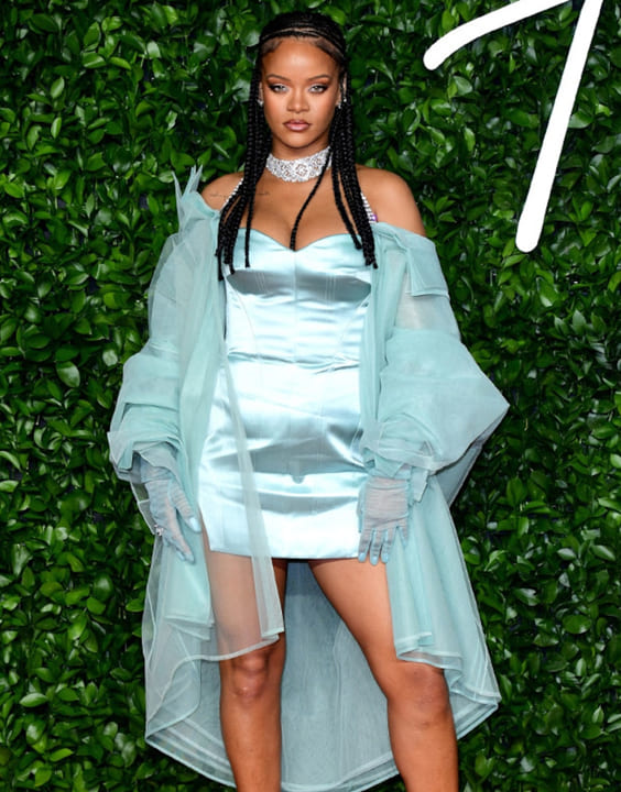 Rihanna sexy women in 2022