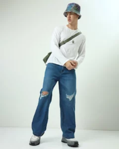 What to Wear With an Oversized T-Shirt with denim jeans 