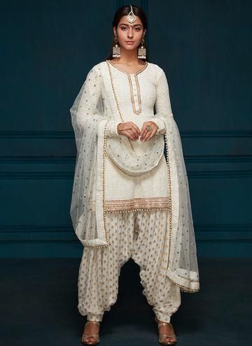 Perfect Lohri Outfit For Women