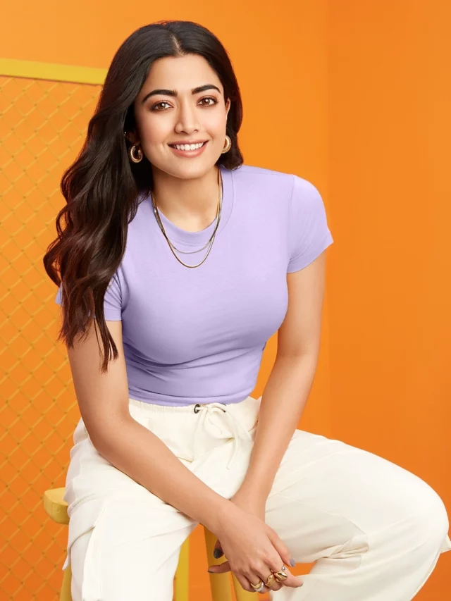 Styling Secrets for Petite Ladies: 10 Essential Wardrobe Must-Haves!