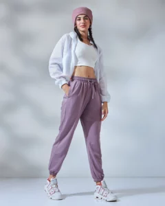 women wearing Jegging with shoes